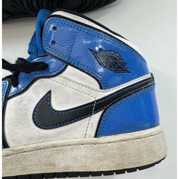 Authentic Nike Air Jordan 1 Retro High OG Obsidian Blue Athletic Shoe Youth 5 - Picture 9 of 9